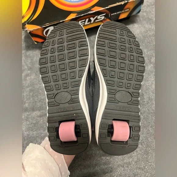Heelys Women's Gray and Pink Sneakers - Picture 3 of 6